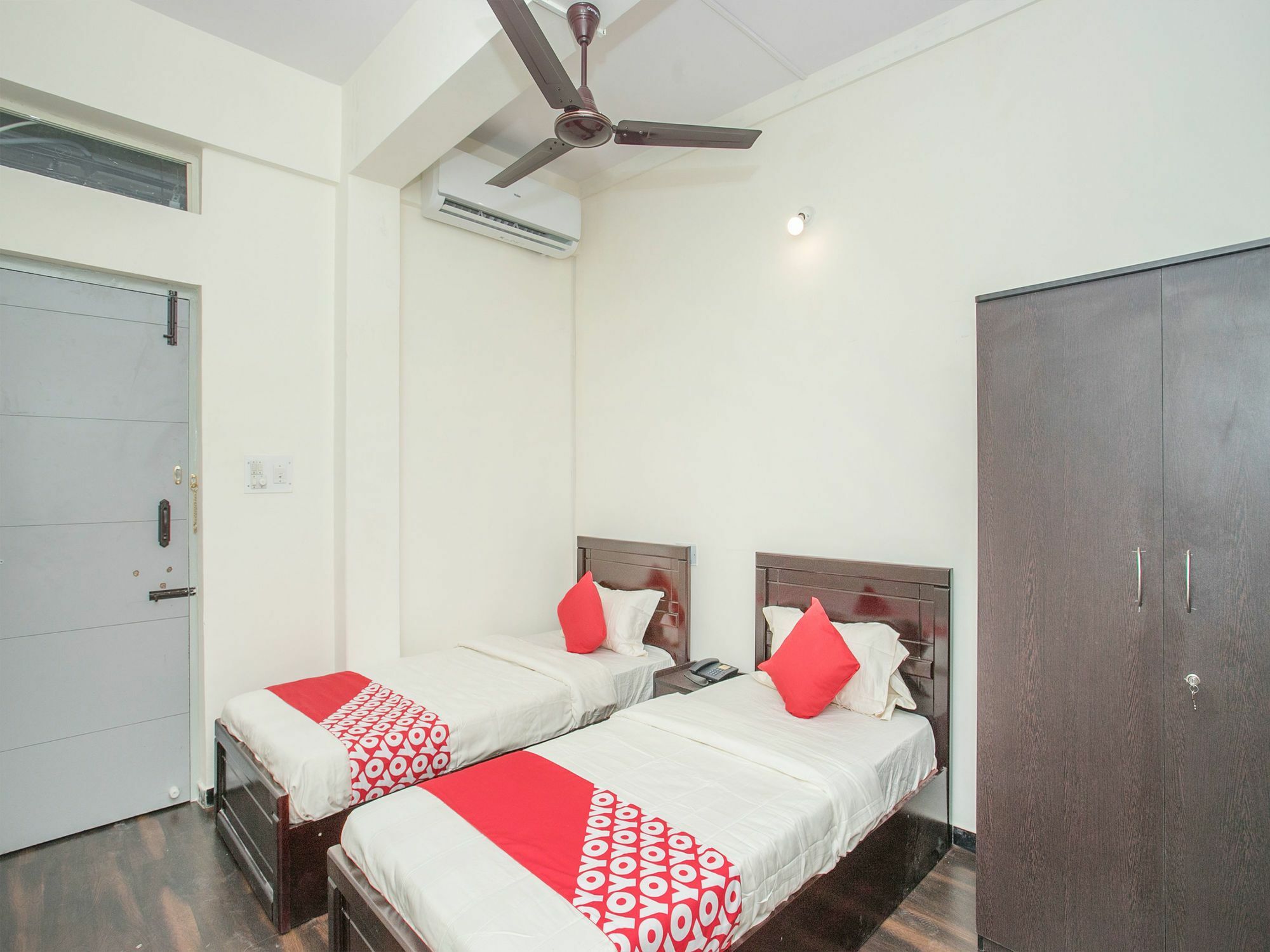 Oyo 14430 Sunshine Grand Ξενοδοχείο Μπανγκαλόρ Εξωτερικό φωτογραφία