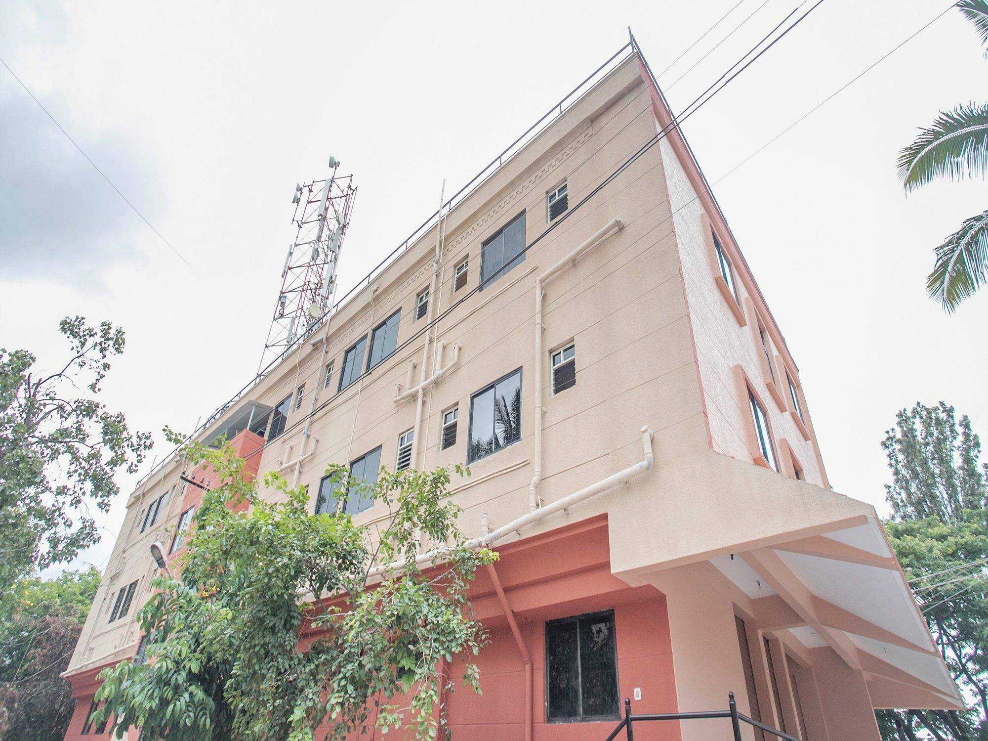 Oyo 14430 Sunshine Grand Ξενοδοχείο Μπανγκαλόρ Εξωτερικό φωτογραφία